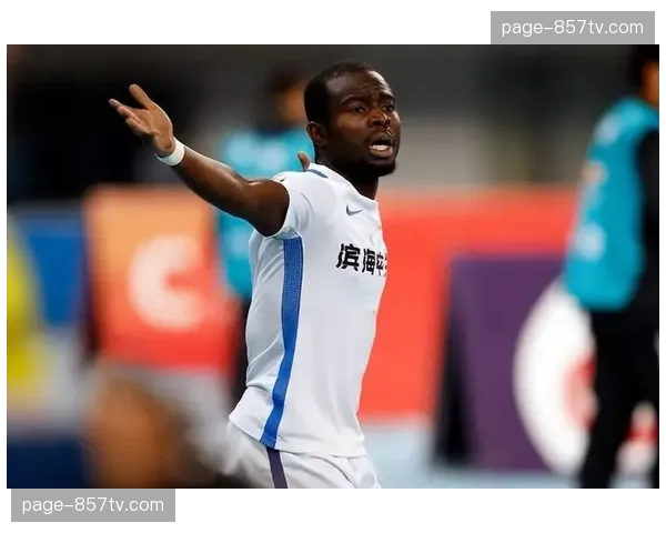 李国旭半场收缩防守策略 阿奇姆彭速度冲击成反击支点